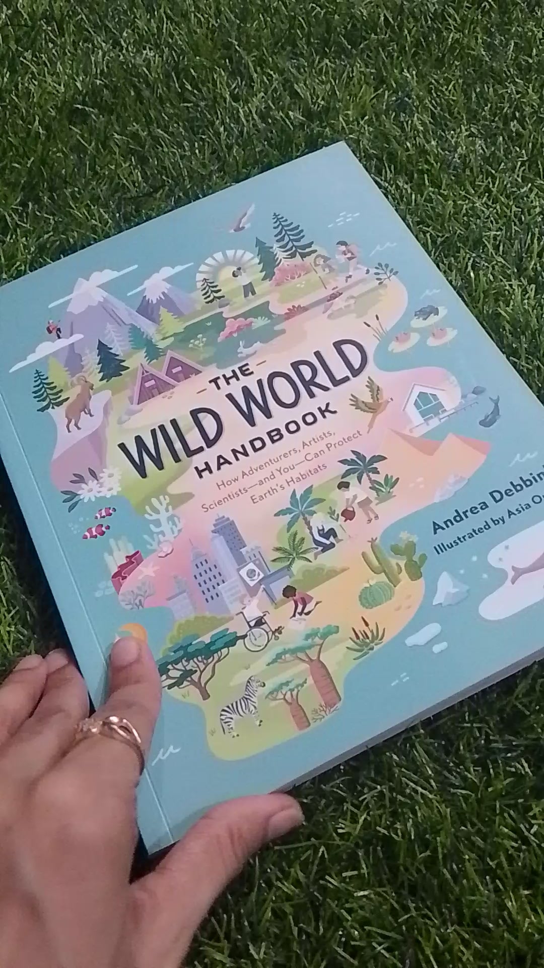 The Wild World Handbook | Children's Encyclopedia of Animals & Nature | Age 6–12